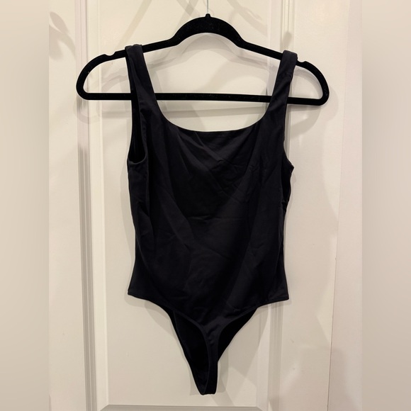 Aritzia Babaton Contour Tank Bodysuit - Picture 2 of 5